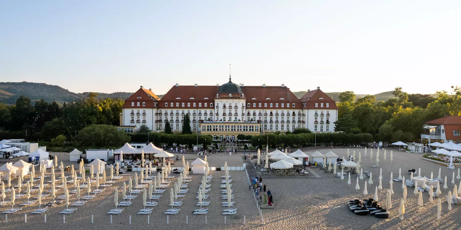 Zdjęcia dronem, zdjęcia nieruchomości, zdjęcia nieruchomości z drona, zdjęcia hoteli z drona, zdjęcia grand hotel, filmowanie nieruchomości z drona, Filmy dronem, Zdjęcia FPV, Dron Gdańsk, Usługi fotograficzne i filmowe dronem na Pomorzu, Zdjęcia i filmy z powietrza w Trójmieście, usługi z drona trójmiasto, dron gdańsk, zdjęcia z drona cennik, zdjęcia z drona gdańsk, zdjęcia z drona Gdynia, filmowanie dronem Gdańsk