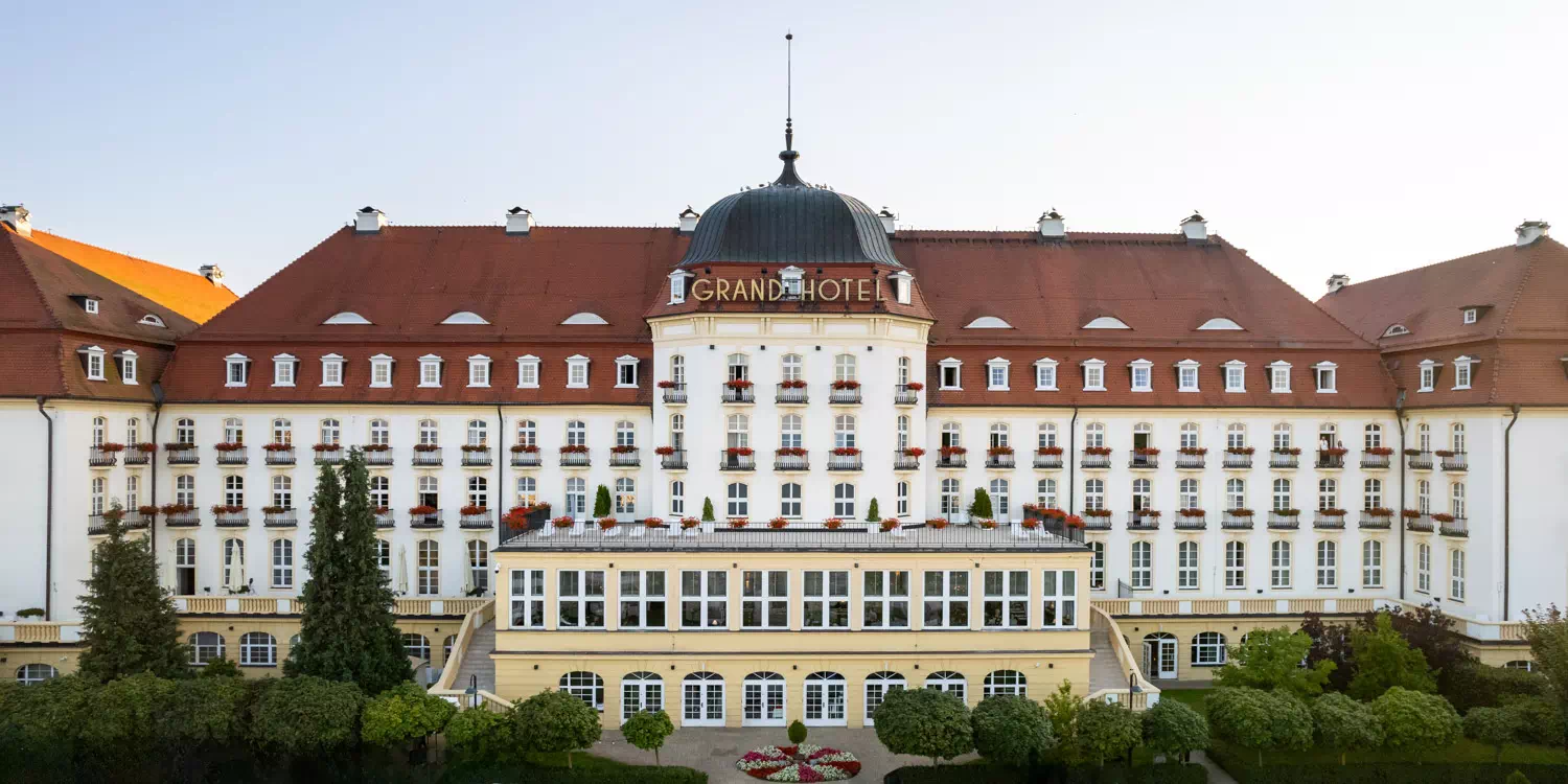 Fotograf dronowy, nagrania fpv nieruchomości, filmy fpv z wnętrz, fpv nieruchomości, Zdjęcia FPV, Reelsy dronem, Filmy FPV, Zdjęcia dronem, Zdjęcia i filmy z powietrza w Trójmieście, Kreatywne ujęcia FPV dla marek i firm, zdjęcia z drona Gdańsk, zdjęcia z drona sopot, nagrania z drona Warszawa, filmowanie dronem gdańsk