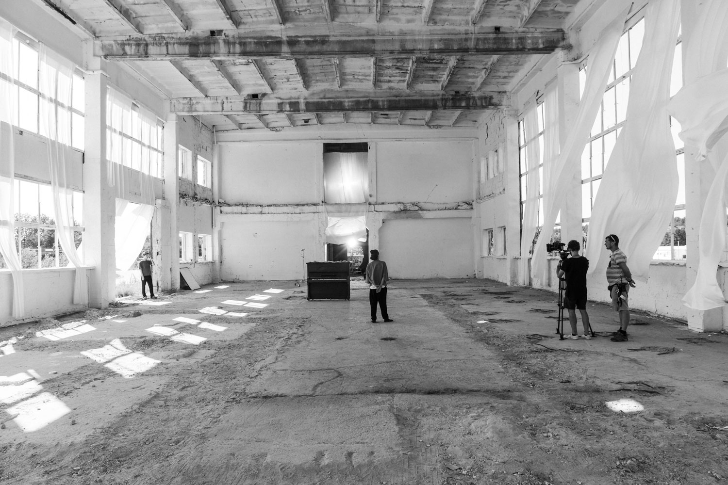 zdjęcia z planu, filmy promocyjne, relacje z konferencji, dokumentacja eventowa, kreatywne BTS, zdjęcia eventowe, nagrania BTS