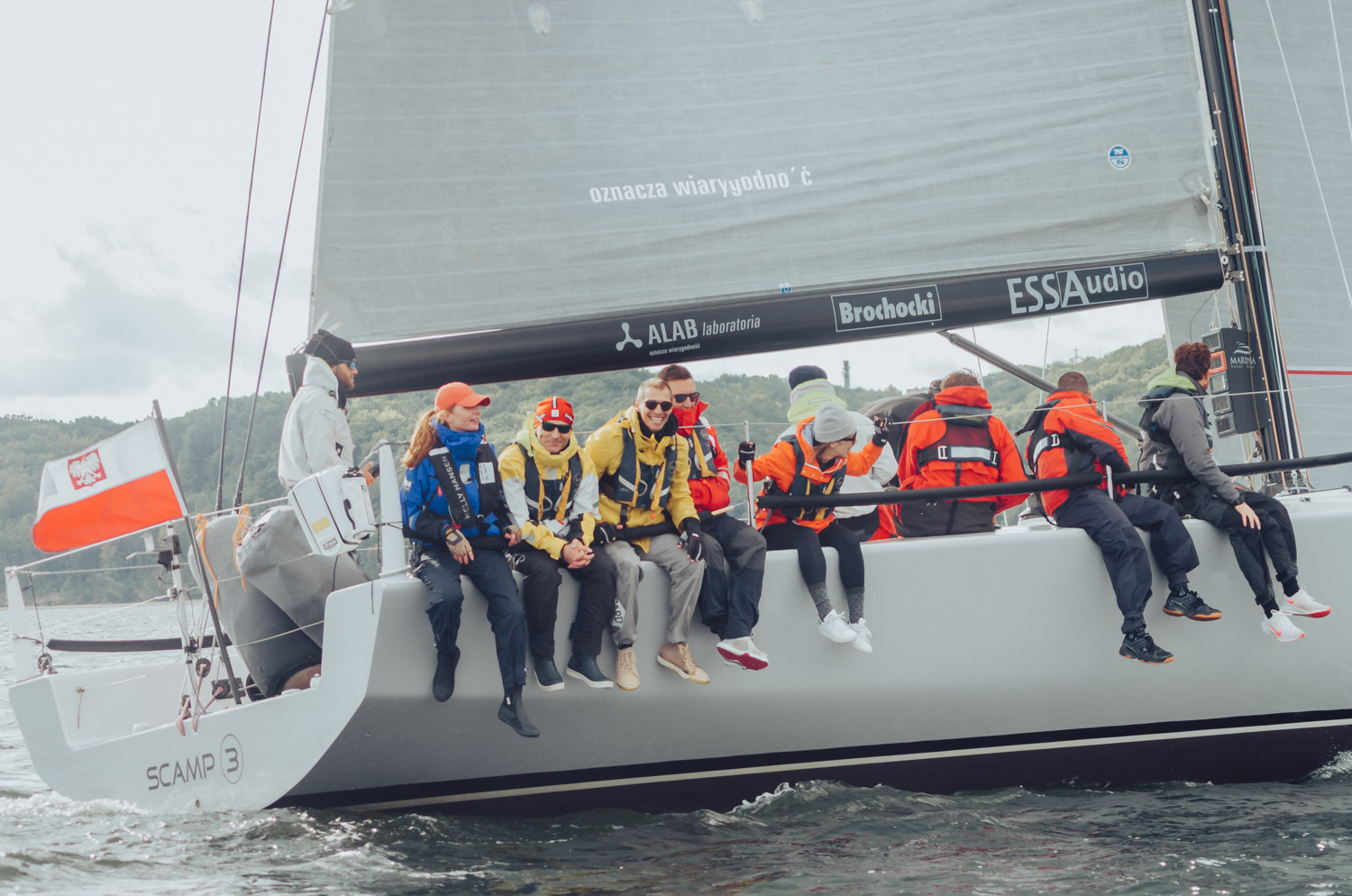 filmowanie konferencji, wideorelacja eventowa, zdjęcia żeglarskie, zdjęcia i filmy z drona, reportaż z regat, filmy na wodzie, obsługa eventów, fotografia eventowa, wideorelacja regat, profesjonalny reportaż eventowy, dokumentacja eventowa, zdjęcia z jachtu, relacje żeglarskie, wideorelacja eventowa