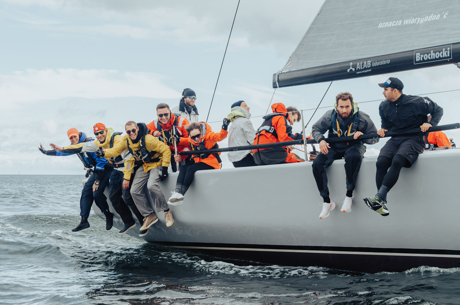 zdjęcia eventowe, relacje z wydarzeń, fotografia regatowa, filmy promocyjne, kreatywna dokumentacja, video z regat, dron nad wodą
