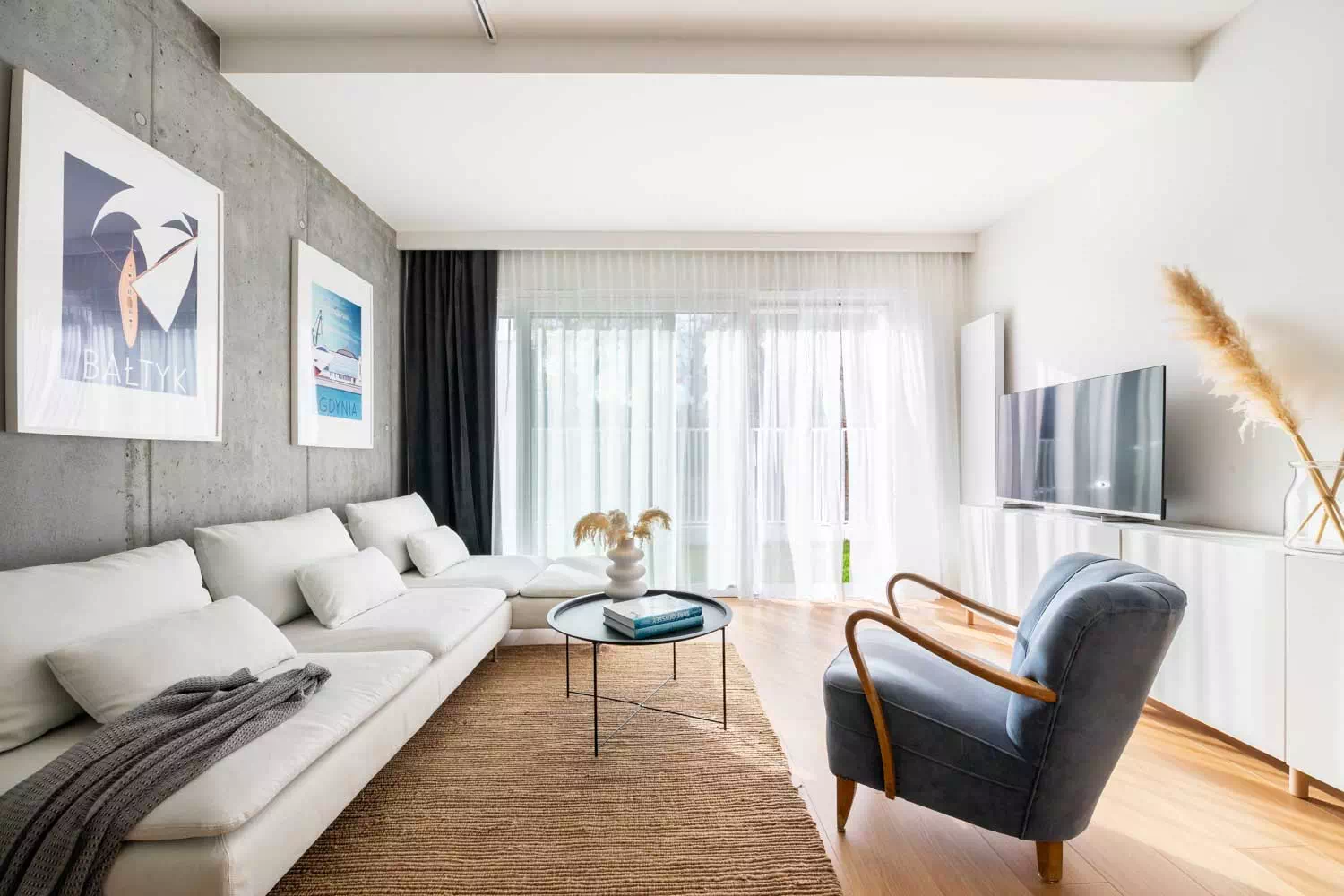 Fotografia luksusowych apartamentów, Profesjonalne zdjęcia wnętrz biur, Kreatywne zdjęcia przestrzeni, Ekskluzywne wnętrza Gdańsk, Zdjęcia wnętrz premium, Fotograf wnętrz na wynajem, Fotografia mieszkań Gdynia