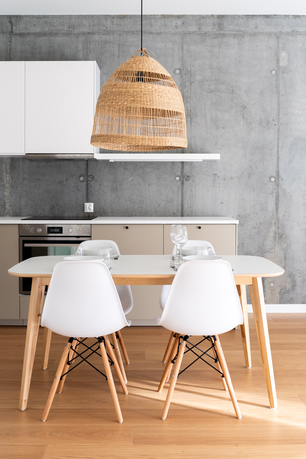 Naturalne światło w fotografii wnętrz, Fotograf wnętrz Trójmiasto, Minimalistyczna fotografia wnętrz, Zdjęcia szerokokątne wnętrz, Ekskluzywna fotografia apartamentów, Profesjonalne zdjęcia Airbnb, Kreatywne zdjęcia wnętrz