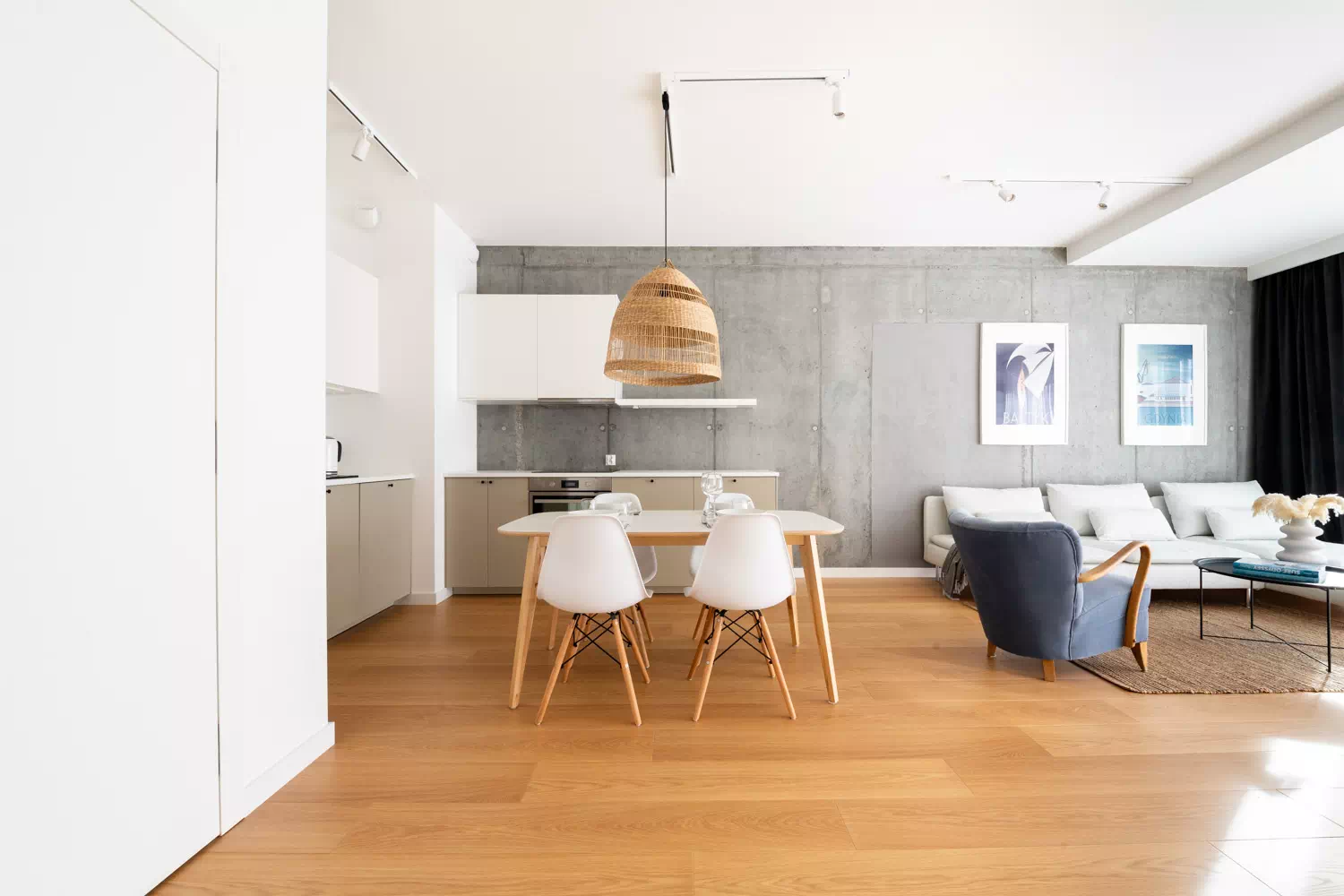 Fotografia nieruchomości Gdańsk, zdjęcia wnętrz, jak zrobić dobre zdjęcia wnętrz, jaki obiektyw do zdjęć wnętrz, fotografia wnętrz luksusowych, Fotograf wnętrz dla firm, Zdjęcia wnętrz biur, Profesjonalne zdjęcia apartamentów Sopot, Fotografia domów Gdynia, Fotograf wnętrz na wynajem, Zdjęcia przestrzeni biurowych