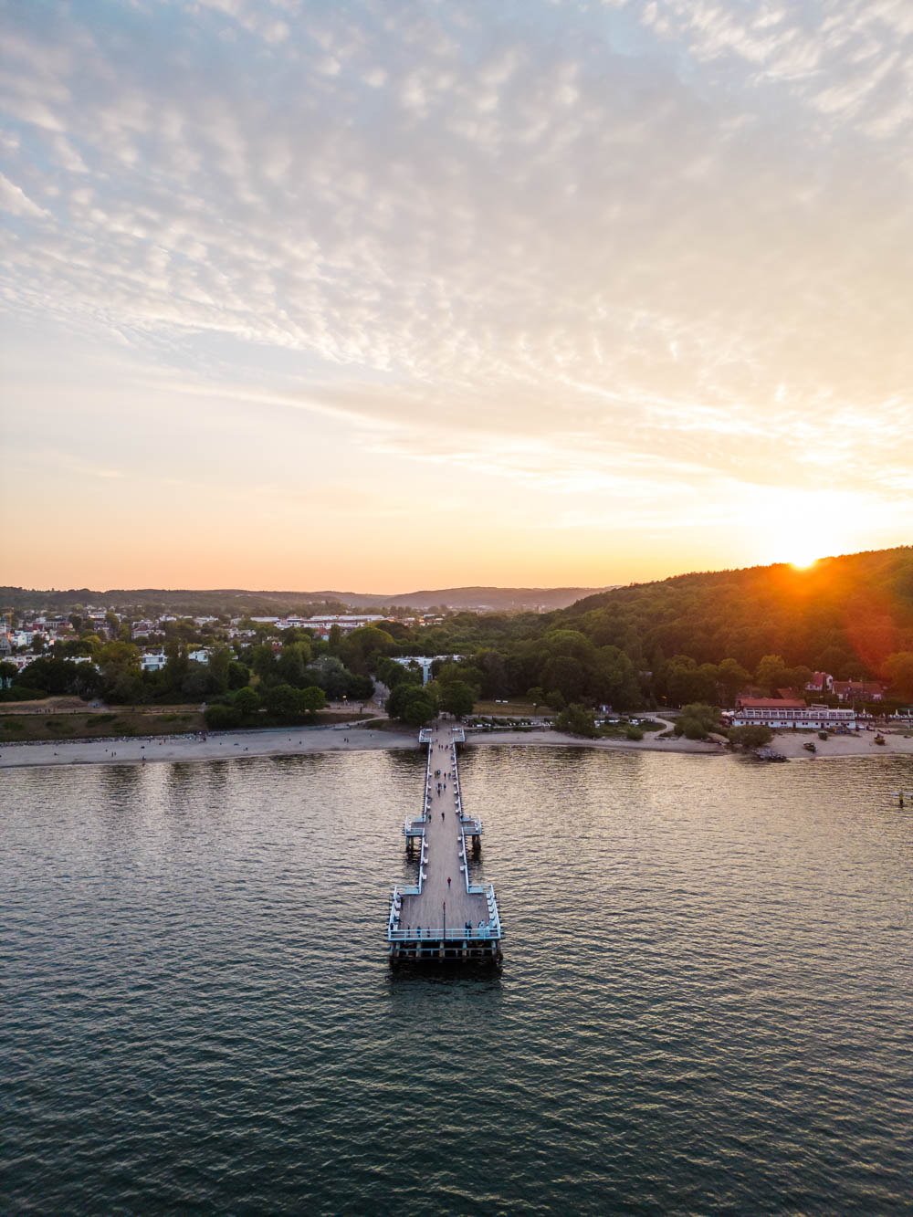 Fotografia wnętrz luksusowych, Fotograf wnętrz dla firm, Zdjęcia wnętrz biur, Profesjonalne zdjęcia apartamentów Sopot, Fotografia domów Gdynia, Fotograf wnętrz na wynajem, Zdjęcia przestrzeni biurowych