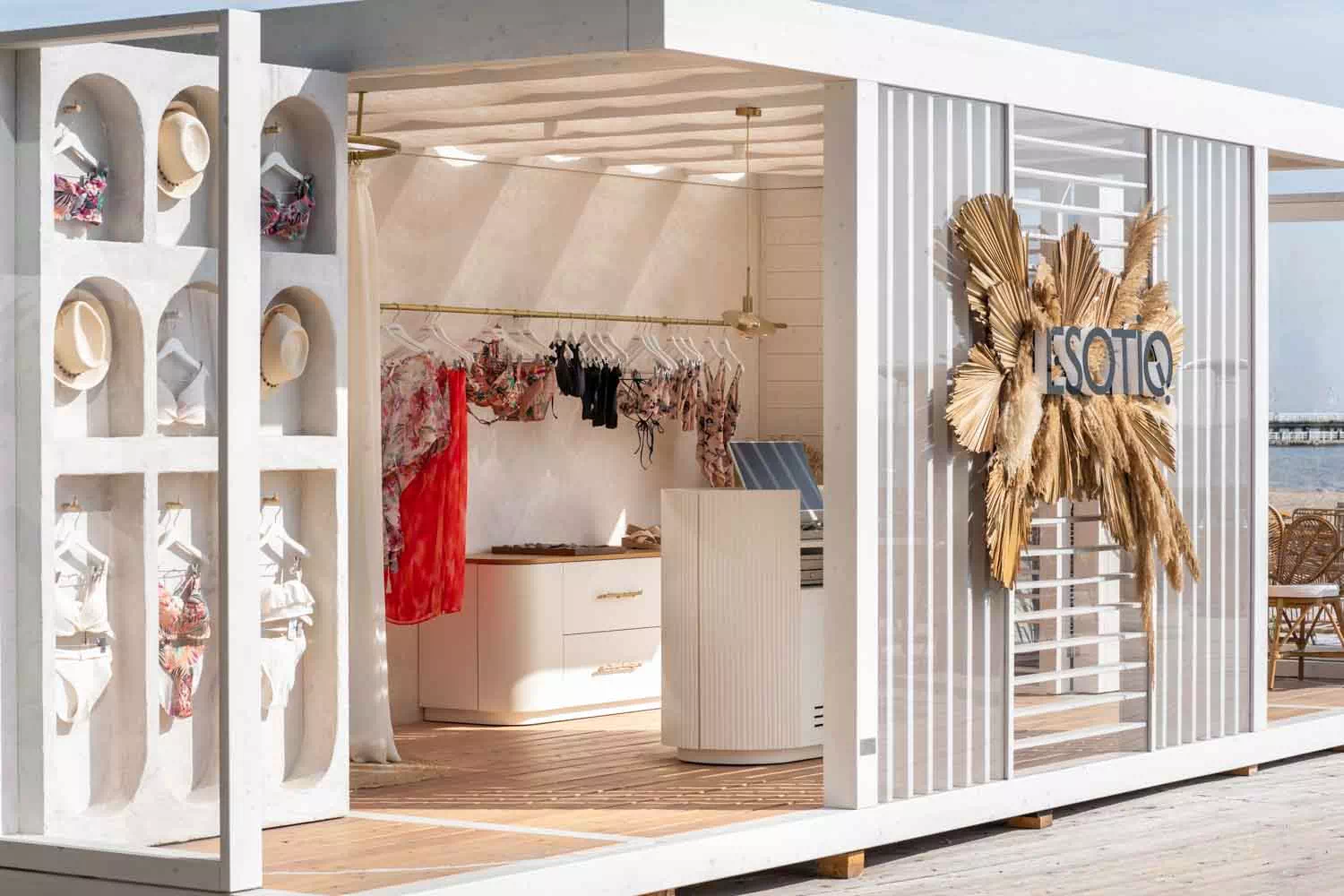 Naturalne światło w zdjęciach wnętrz, Profesjonalna fotografia nieruchomości, Kreatywne ujęcia wnętrz Gdynia, Fotograf wnętrz luksusowych, Fotografia mieszkań na sprzedaż, Stylowe apartamenty, Zdjęcia wnętrz biur Gdańsk, Zdjęcia nieruchomości Gdańsk, jak zrobić dobre zdjęcia wnętrza