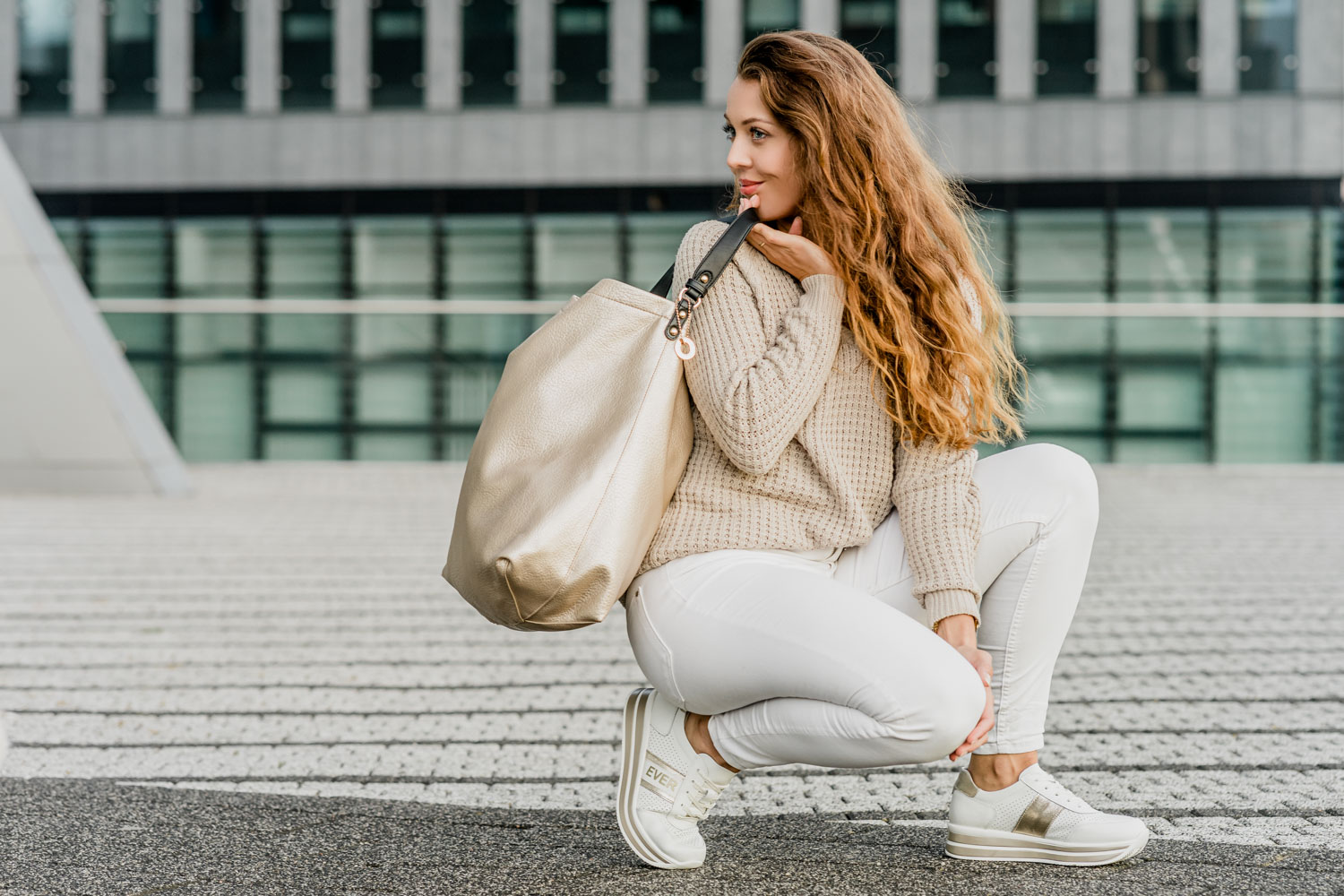 Editorial photography, Fotograf lifestyle, Fotograf mody, Outdoor fashion photos, Zdjęcia luksusowego jachtu, High-quality yacht photos, Ekskluzywne sesje edytorialowe na luksusowych jachtach