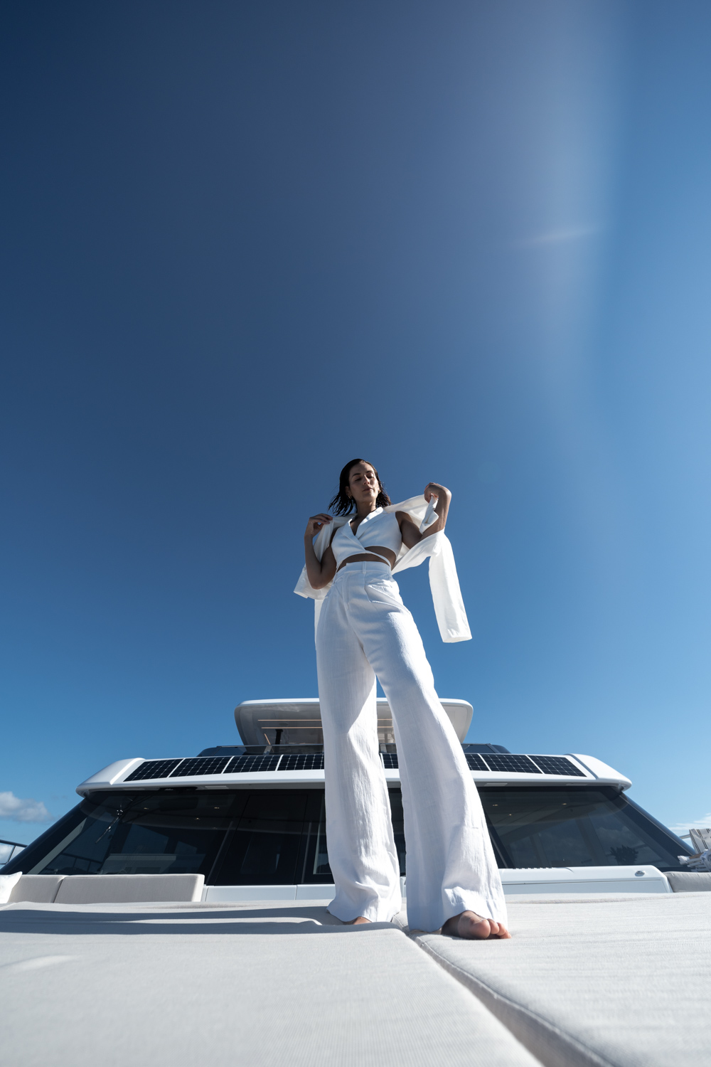 Yacht lifestyle photography, Fotografia edytorialowa, Creative fashion editorials, Profesjonalne zdjęcia edytorialowe, Exclusive yacht photography, Fotografia mody i lifestyle do materiałów marketingowych