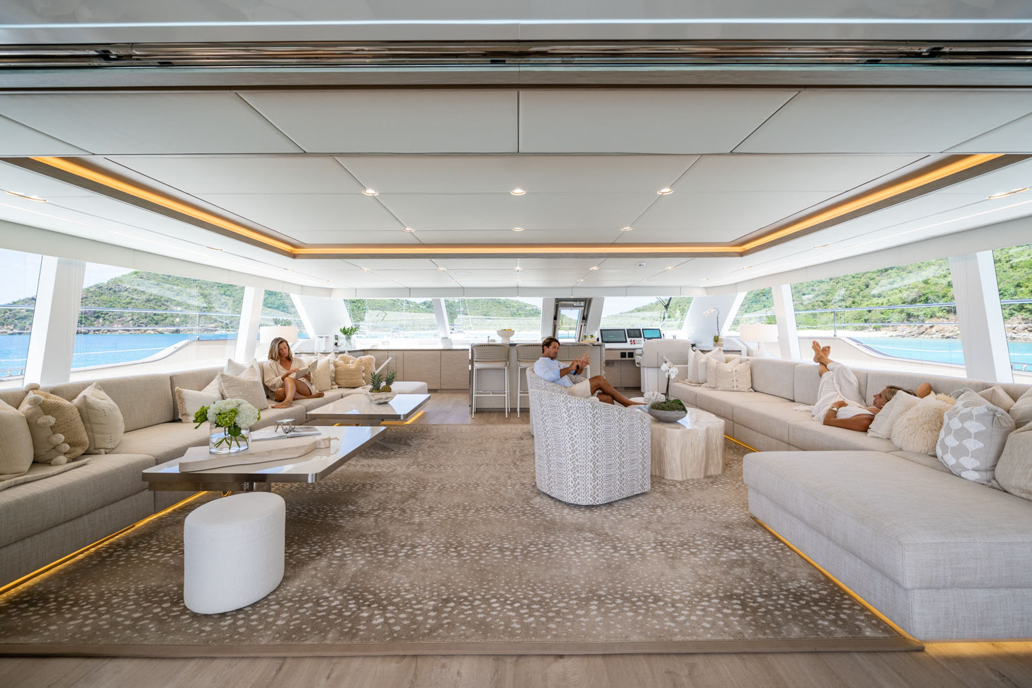 Brand photography, Fotografia wizerunkowa lifestyle, Studio photography, Fotografia luksusowego stylu życia, Lifestyle branding images, Kreatywna fotografia lifestyle na jachcie dla marek