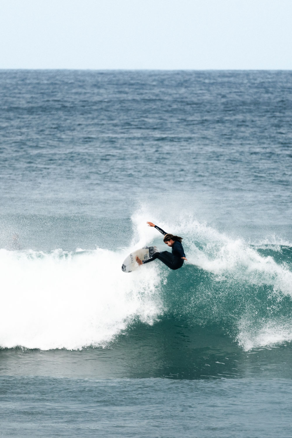 zdjęcia social media, filmy reklamowe, Surfing and beach, Zdjęcia surferskie, Zdjęcia w wodzie, Zdjęcia outdoorowe, Dynamiczna fotografia, Professional surf photography at the beach, Lifestyle photography for surfers