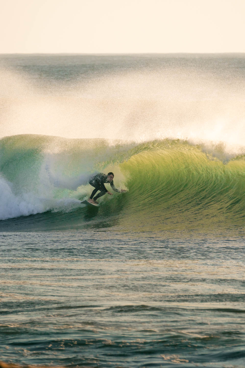 filmowanie Gdańsk, kreatywna produkcja video, Surf session photos, Zdjęcia plażowe, Sport na plaży, Zdjęcia surfingowe, Coastal photography, Professional surf photography at the beach, Action-packed sports photography in water