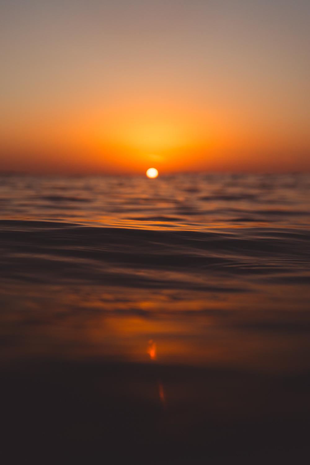 Yacht lifestyle photography, Dośiwaczony fotograf, Kreatywne zdjęcia na social media, Instagram photography, Lifestyle sportowy, Zdjęcia na fali, Outdoor photography, Zdjęcia surfingowe, Surf and style, Surf session photography on the waves, Dynamic photos of water sports